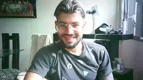thedragonboyxxx online show from 17, 4, 2026