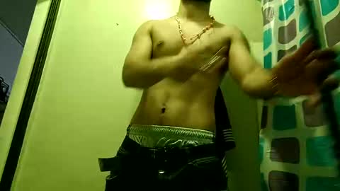 Snapshot of thehousedog chatting on 6, 3, 2025 thehousedog online show from 6, 3, 2025