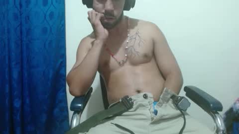 Snapshot of thehousedog chatting on 20, 10, 2025 thehousedog online show from 20, 10, 2025