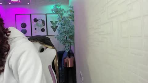 Theia  online show from 16, 3, 2026