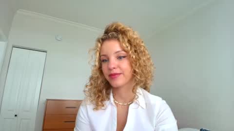Lily Marie online show from 20, 2, 2025