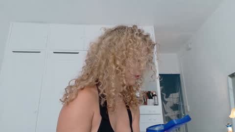 Lily Marie online show from 12, 4, 2026