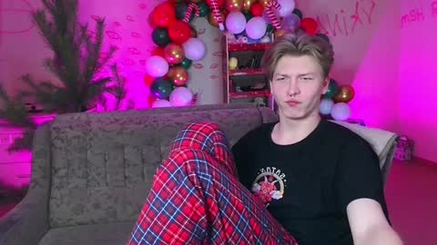 Snapshot of themikesever chatting on 28, 12, 2024 Sever online show from 28, 12, 2024