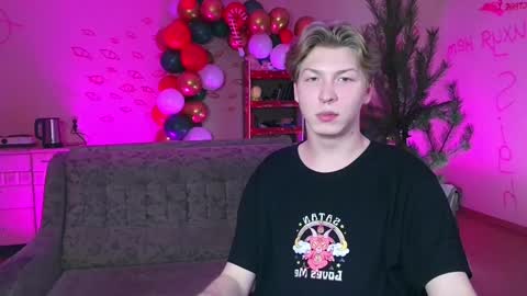 Snapshot of themikesever chatting on 4, 1, 2025 Sever online show from 4, 1, 2025