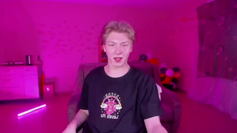 Snapshot of themikesever chatting on 12, 1, 2025 Sever online show from 12, 1, 2025