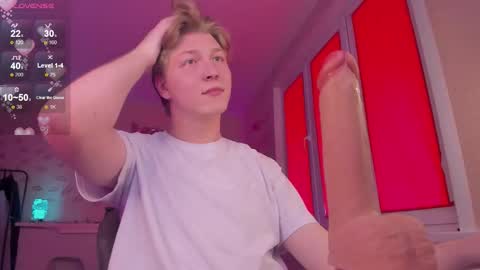 Snapshot of themikesever chatting on 12, 9, 2025 Sever online show from 12, 9, 2025