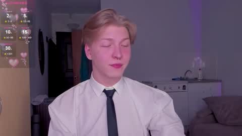 Snapshot of themikesever chatting on 16, 11, 2025 Sever online show from 16, 11, 2025