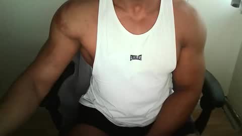 Snapshot of themusclefactory chatting on 25, 9, 2025 TheMuscleFactory online show from 25, 9, 2025