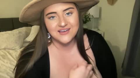 theolivemae online show from 23, 1, 2025