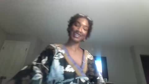 Snapshot of therayerevealed chatting on 22, 12, 2025 therayerevealed online show from 22, 12, 2025