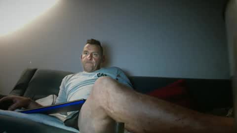 Snapshot of therealkurva4u chatting on 2, 1, 2025 therealkurva4u online show from 2, 1, 2025