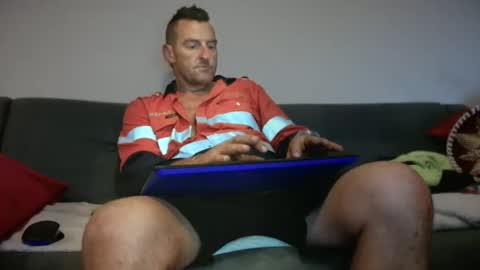 Snapshot of therealkurva4u chatting on 5, 1, 2025 therealkurva4u online show from 5, 1, 2025