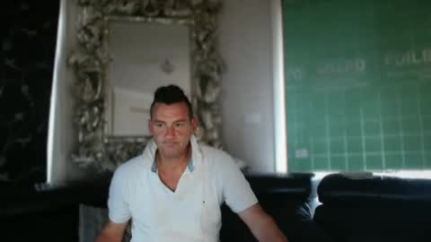 Snapshot of therealkurva4u chatting on 9, 3, 2025 therealkurva4u online show from 9, 3, 2025