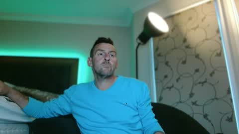 Snapshot of therealkurva4u chatting on 17, 10, 2025 therealkurva4u online show from 17, 10, 2025