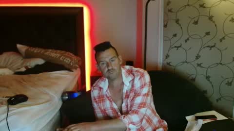 Snapshot of therealkurva4u chatting on 18, 10, 2025 therealkurva4u online show from 18, 10, 2025