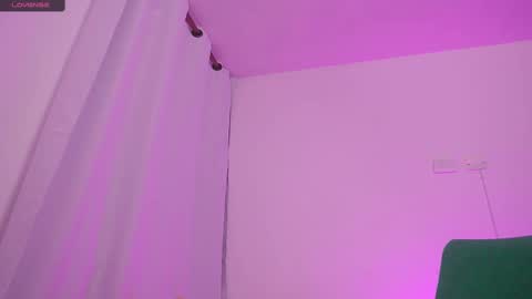 Snapshot of therealpeach_ chatting on 25, 2, 2025 online show from 25, 2, 2025