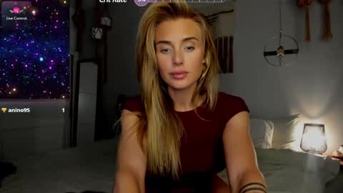 Selina Kyle online show from 6, 1, 2025