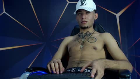 theskinny8inch_ online show from 26, 1, 2025