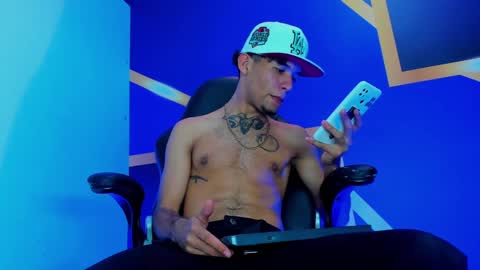 theskinny8inch_ online show from 6, 2, 2025