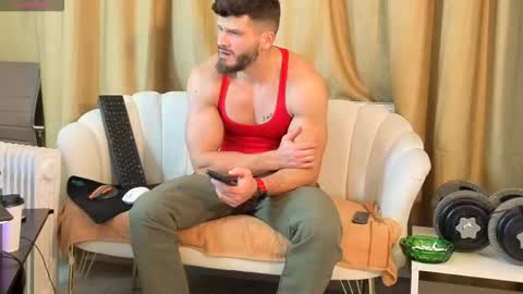 Snapshot of thetop200 chatting on 21, 10, 2025 TheTop online show from 21, 10, 2025