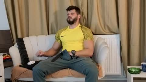 Snapshot of thetop200 chatting on 5, 11, 2025 TheTop online show from 5, 11, 2025