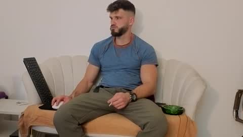 Snapshot of thetop200 chatting on 7, 11, 2025 TheTop online show from 7, 11, 2025