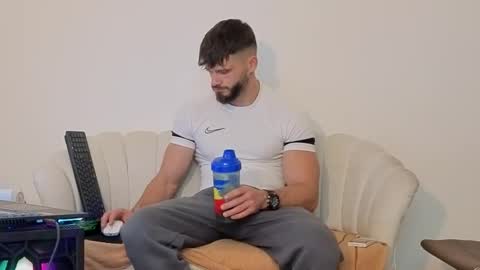 Snapshot of thetop200 chatting on 9, 11, 2025 TheTop online show from 9, 11, 2025