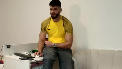 Snapshot of thetop200 chatting on 1, 12, 2025 TheTop online show from 1, 12, 2025