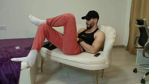 Snapshot of thetop200 chatting on 1, 2, 2026 TheTop online show from 1, 2, 2026