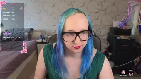 Snapshot of thetrixy chatting on 17, 5, 2026 The Great And Powerful Trixie online show from 17, 5, 2026
