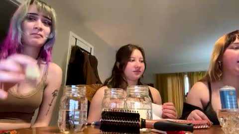 Snapshot of thewildwildwest chatting on 8, 3, 2026 West online show from 8, 3, 2026
