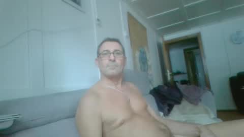 Snapshot of thhe13 chatting on 17, 1, 2025 thhe13 online show from 17, 1, 2025