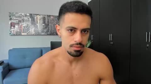 Snapshot of thiago_driussi chatting on 21, 10, 2025 thiago_driussi online show from 21, 10, 2025