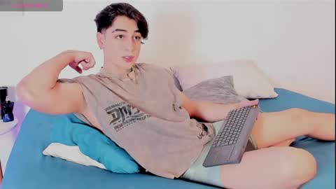 Snapshot of thiago_winteer chatting on 12, 5, 2026 Thiago Winteer online show from 12, 5, 2026