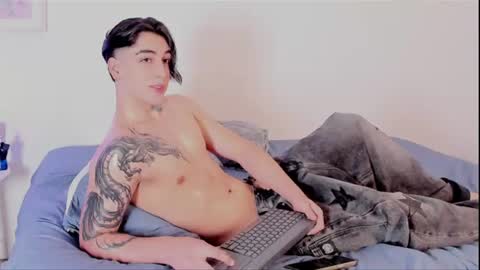 Snapshot of thiago_winteer chatting on 6, 6, 2026 Thiago Winteer online show from 6, 6, 2026
