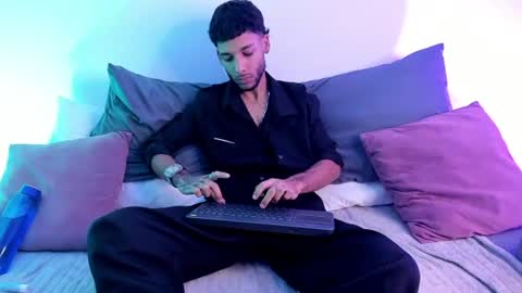 ThiagoFerreti online show from 25, 6, 2026