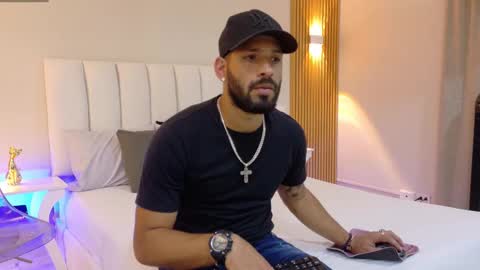 Thia Gomez online show from 23, 2, 2026