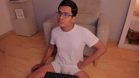 Snapshot of thiagovega_ chatting on 15, 4, 2026 thiagovega_ online show from 15, 4, 2026