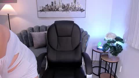 Snapshot of thiara_scarlet chatting on 24, 2, 2026 thiara online show from 24, 2, 2026