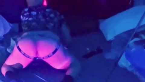 thickascole online show from 21, 4, 2026