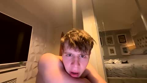 Snapshot of thickny0ung chatting on 17, 10, 2025 thickny0ung online show from 17, 10, 2025