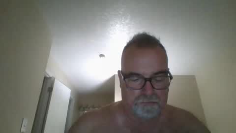 Snapshot of thickwhiteload chatting on 23, 11, 2025 thickwhiteload online show from 23, 11, 2025
