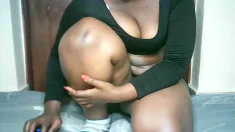 Snapshot of thickybabe_05 chatting on 6, 2, 2025 thickybabe_05 online show from 6, 2, 2025