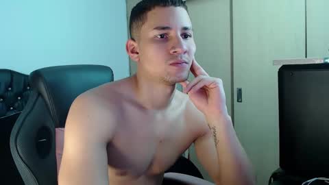 Snapshot of thin_tommy11 chatting on 9, 1, 2025 thin_tommy11 online show from 9, 1, 2025