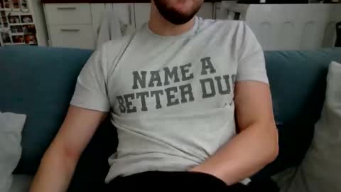 Snapshot of thinboy2 chatting on 15, 11, 2025 Thinboy2 online show from 15, 11, 2025