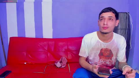 Snapshot of thisforyou_ chatting on 30, 12, 2024 Made for you Chloe online show from 30, 12, 2024