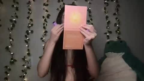 thistlefernsby online show from 17, 11, 2025