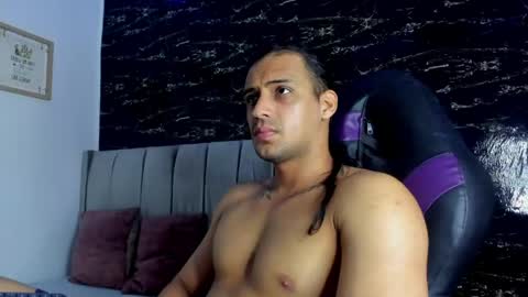 Snapshot of thomas__wayne chatting on 1, 5, 2026 Thomas online show from 1, 5, 2026
