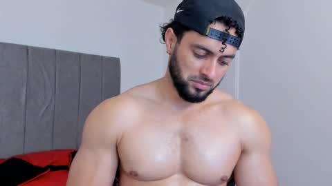 Snapshot of thomas_brandon chatting on 16, 1, 2026 Thomas Brandon online show from 16, 1, 2026