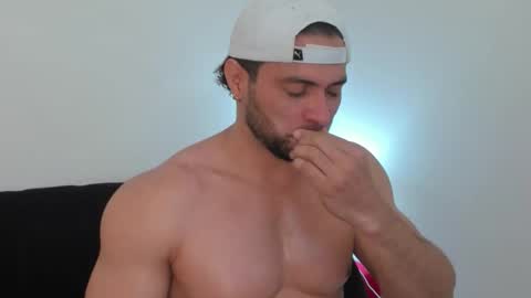 Snapshot of thomas_brandon chatting on 11, 2, 2026 Thomas Brandon online show from 11, 2, 2026